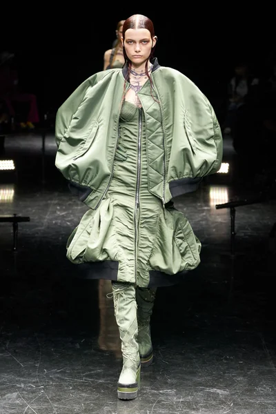 Look 9